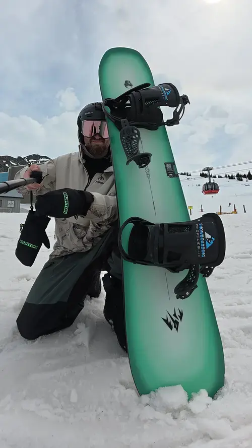Jones Twincraft 2.0 2026-2027 On Snow Demo | Snowboarding Profiles Jones Twincraft 2.0 2026-2027 On Snow Demo