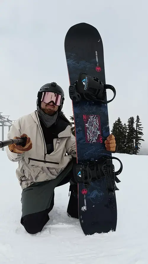 Never Summer V-Twin 2026-2027 On Snow Demo | Snowboarding Profiles Never Summer V-Twin 2026-2027 On Snow Demo